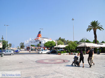 Aan de haven van Patras - Peloponessos - Foto 3 - Foto van https://www.grieksegids.nl/fotos/pelopon/achaia/350px/patras-achaia-peloponessos-012.jpg