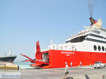 Aan de haven van Patras - Peloponessos - Foto 4 - Foto van https://www.grieksegids.nl/fotos/pelopon/achaia/350px/patras-achaia-peloponessos-013.jpg