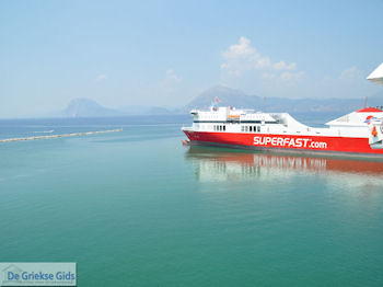 Aan de haven van Patras - Peloponessos - Foto 6 - Foto van https://www.grieksegids.nl/fotos/pelopon/achaia/350px/patras-achaia-peloponessos-016.jpg