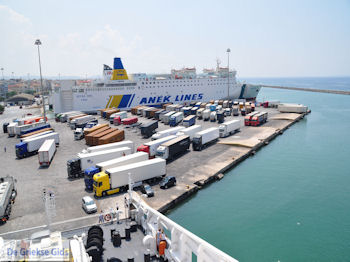 Aan de haven van Patras - Peloponessos - Foto 8 - Foto van https://www.grieksegids.nl/fotos/pelopon/achaia/350px/patras-achaia-peloponessos-020.jpg