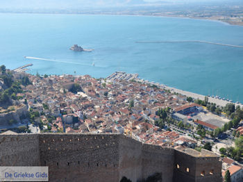 Mooi uitzicht op Nafplion foto 2 - Foto van https://www.grieksegids.nl/fotos/pelopon/nafplion/350px/nafplion-argolis-peloponessos-036.jpg