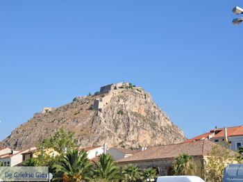 Kasteel Palamidi vanaf Nafplion gezien foto 1 - Foto van https://www.grieksegids.nl/fotos/pelopon/nafplion/350px/nafplion-argolis-peloponessos-037.jpg