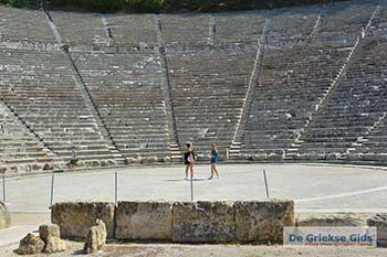 Theater Epidavros -Epidaurus in Argolis op Peloponnesos foto 6 - Foto van https://www.grieksegids.nl/fotos/peloponnesos/argolis/normaal/epidavros-epidaurus-006.jpg