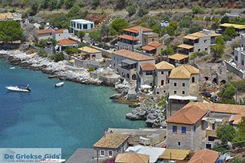 Limeni Mani - Lakonia Peloponnesos foto 23 - Foto van https://www.grieksegids.nl/fotos/peloponnesos/lakonia/limeni-mani/350pix/limeni-mani-023.jpg