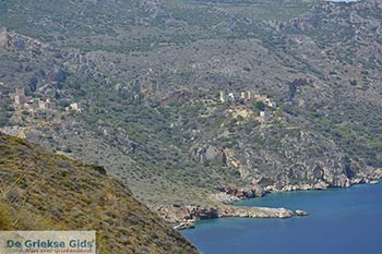 Porto Kagio Mani - Lakonia Peloponnesos foto 15 - Foto van https://www.grieksegids.nl/fotos/peloponnesos/lakonia/porto-kagio-mani/350pix/porto-kagio-mani-015.jpg