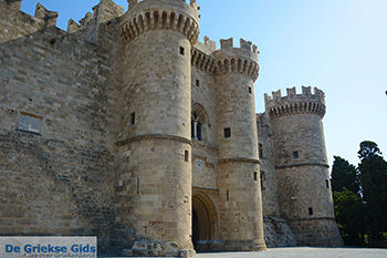 Paleis van de Grootmeesters - Rhodos stad Rhodos - Rhodos Dodecanese - Foto van https://www.grieksegids.nl/fotos/rhodos/350/rhodos-stad-431.jpg
