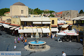 Hippocrates Plein - Rhodos stad Rhodos - Rhodos Dodecanese  - Foto van https://www.grieksegids.nl/fotos/rhodos/350/rhodos-stad-474.jpg