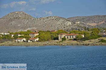 Schiereiland Agios Georgios Salamis - Foto van https://www.grieksegids.nl/fotos/salamina/normaal/salamis-saronische-eilanden-004.jpg