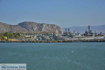 De grote marinebasis van Salamis - Foto van https://www.grieksegids.nl/fotos/salamina/normaal/salamis-saronische-eilanden-008.jpg