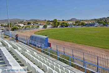 Stadion van Aias Salamis foto 2 - Foto van https://www.grieksegids.nl/fotos/salamina/normaal/salamis-saronische-eilanden-041.jpg