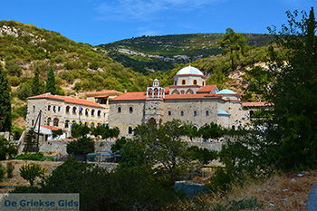 Timios Stavros klooster | Mavratzei Samos | Foto 2 - Foto van https://www.grieksegids.nl/fotos/samos/normaal/timios-stavros-mavratzei-samos-002.jpg