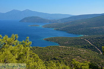 Baai Mourtia Samos | Griekenland | Foto 2 - Foto van https://www.grieksegids.nl/fotos/samos/normaal/zoodochou-pigis-samos-002.jpg