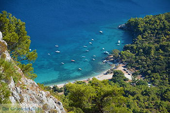 Baai Mourtia Samos | Griekenland | Foto 7 - Foto van https://www.grieksegids.nl/fotos/samos/normaal/zoodochou-pigis-samos-007.jpg