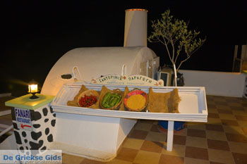 Fira by night | Fira Santorini | Foto 4 - Foto van https://www.grieksegids.nl/fotos/santorini/normaal/fira-by-night-004.jpg