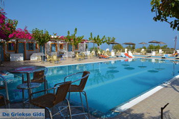 Camping Fira Santorini | Cycladen Griekenland | Foto 4 - Foto van https://www.grieksegids.nl/fotos/santorini/normaal/fira-camping-004.jpg