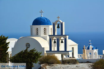 Kerk bij Kamari Santorini | Cycladen Griekenland  | Foto 83 - Foto van https://www.grieksegids.nl/fotos/santorini/normaal/kerk-bij-kamari-santorini-002.jpg