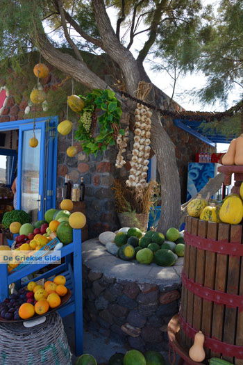 Ergens langs de weg op Santorini | Cycladen Griekenland | Foto 4 - Foto van https://www.grieksegids.nl/fotos/santorini/normaal/langs-de-weg-santorini-004.jpg