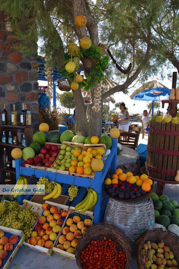 Ergens langs de weg op Santorini | Cycladen Griekenland | Foto 7 - Foto van https://www.grieksegids.nl/fotos/santorini/normaal/langs-de-weg-santorini-007.jpg
