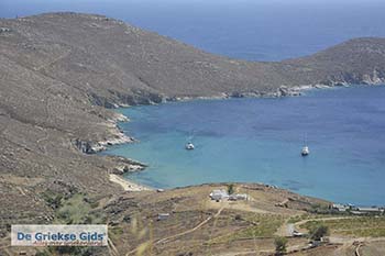 Kalo Ampeli Serifos 6 - Foto van https://www.grieksegids.nl/fotos/serifos/normaal/kalo-ampeli-serifos-006.jpg