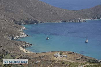 Kalo Ampeli Serifos 7 - Foto van https://www.grieksegids.nl/fotos/serifos/normaal/kalo-ampeli-serifos-007.jpg