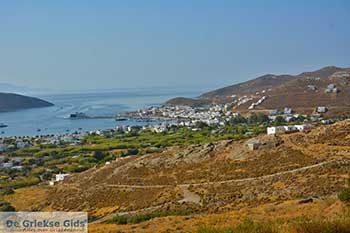 Livadi Serifos Cycladen 055 - Foto van https://www.grieksegids.nl/fotos/serifos/normaal/livadi-055.jpg