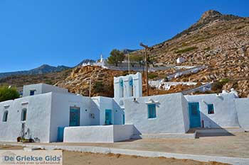 Agia Marina Kamares 01  Sifnos Cycladen - Foto van https://www.grieksegids.nl/fotos/sifnos/normaal/agia-marina-kamares-001.jpg