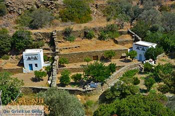 Agion Anargiron Duiventillen 10  Sifnos Cycladen - Foto van https://www.grieksegids.nl/fotos/sifnos/normaal/agion-anargiron-duiventillen-010.jpg