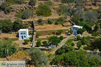 Agion Anargiron Duiventillen 11  Sifnos Cycladen - Foto van https://www.grieksegids.nl/fotos/sifnos/normaal/agion-anargiron-duiventillen-011.jpg