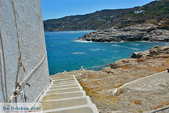 Chrisopigi Sifnos - Cycladen 9 - Foto van https://www.grieksegids.nl/fotos/sifnos/normaal/chrisopigi-009.jpg