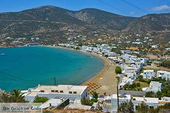 Platys Gialos 02  Sifnos Cycladen - Foto van https://www.grieksegids.nl/fotos/sifnos/normaal/platis-gialos-002.jpg