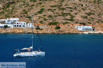 Kamares Sifnos | Cycladen Griekenland | Foto 63 - Foto van https://www.grieksegids.nl/fotos/sifnos/normaal/sifnos-grieksegids-074.jpg
