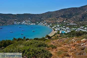 Vathy 03  Sifnos Cycladen - Foto van https://www.grieksegids.nl/fotos/sifnos/normaal/vathy-003.jpg