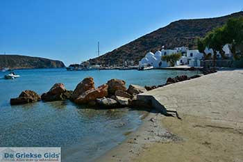 Vathy Sifnos Cycladen - Foto van https://www.grieksegids.nl/fotos/sifnos/normaal/vathy-032.jpg