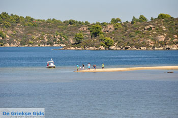Stranden en natuur bij Vourvourou | Sithonia Chalkidiki | Griekenland 3 - Foto van https://www.grieksegids.nl/fotos/sithonia-chalkidiki/normaal/sithonia-chalkidiki-078.jpg