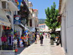 Winkelstraat Papadiamantis in Skiathos stad foto 4 - Foto van De Griekse Gids