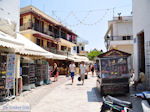 Winkelstraat Papadiamantis in Skiathos stad foto 9 - Foto van De Griekse Gids