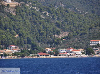 Vassilias strand Skiathos - Foto van https://www.grieksegids.nl/fotos/skiathos/350pixels/eiland-skiathos-024.jpg