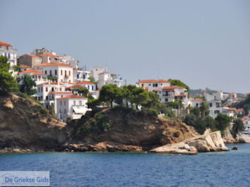 Met de boot naar Skiathos stad foto 3 - Foto van https://www.grieksegids.nl/fotos/skiathos/350pixels/eiland-skiathos-027.jpg
