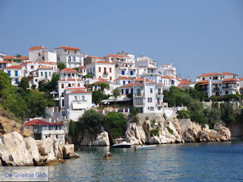 Met de boot naar Skiathos stad foto 6 - Foto van https://www.grieksegids.nl/fotos/skiathos/350pixels/eiland-skiathos-031.jpg