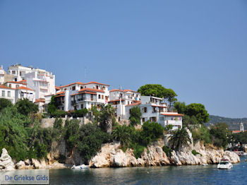Met de boot naar Skiathos stad foto 9 - Foto van https://www.grieksegids.nl/fotos/skiathos/350pixels/eiland-skiathos-034.jpg