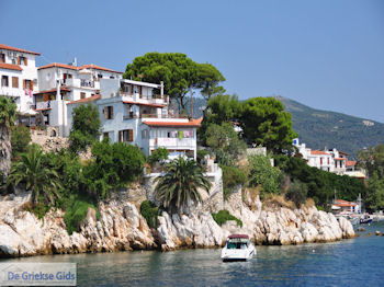 Met de boot naar Skiathos stad foto 10 - Foto van https://www.grieksegids.nl/fotos/skiathos/350pixels/eiland-skiathos-035.jpg