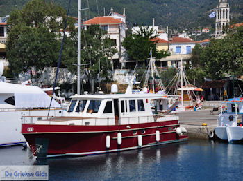 Haven Skiathos stad foto 11 - Foto van https://www.grieksegids.nl/fotos/skiathos/350pixels/eiland-skiathos-046.jpg