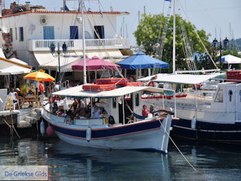 Haven Skiathos stad foto 13 - Foto van https://www.grieksegids.nl/fotos/skiathos/350pixels/eiland-skiathos-048.jpg