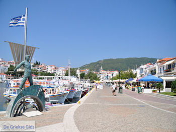 Boulevard oude haven Skiathos stad foto 2 - Foto van https://www.grieksegids.nl/fotos/skiathos/350pixels/eiland-skiathos-061.jpg
