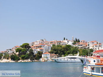 Pittoresk Skiathos - Foto van https://www.grieksegids.nl/fotos/skiathos/350pixels/eiland-skiathos-076.jpg