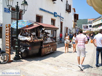 Winkelstraat Papadiamantis in Skiathos stad foto 7 - Foto van https://www.grieksegids.nl/fotos/skiathos/350pixels/eiland-skiathos-092.jpg