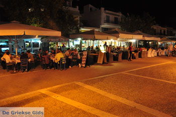 Avond in Skiathos Stad | Sporaden Griekenland foto 3 - Foto van https://www.grieksegids.nl/fotos/skiathos/normaal/skiathos-grieksegids-015.jpg