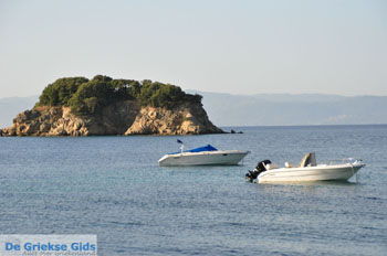 Troulos beach | Skiathos Sporaden Griekenland foto 2 - Foto van https://www.grieksegids.nl/fotos/skiathos/normaal/skiathos-grieksegids-050.jpg