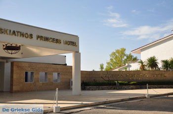 Aghia Paraskevi (Platanias beach) | Skiathos Sporaden Griekenland foto 21 - Foto van https://www.grieksegids.nl/fotos/skiathos/normaal/skiathos-grieksegids-087.jpg