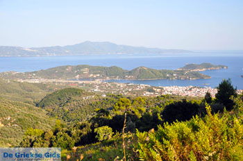 Panoramafoto Skiathos stad | Skiathos Sporaden Griekenland foto 2 - Foto van https://www.grieksegids.nl/fotos/skiathos/normaal/skiathos-grieksegids-402.jpg